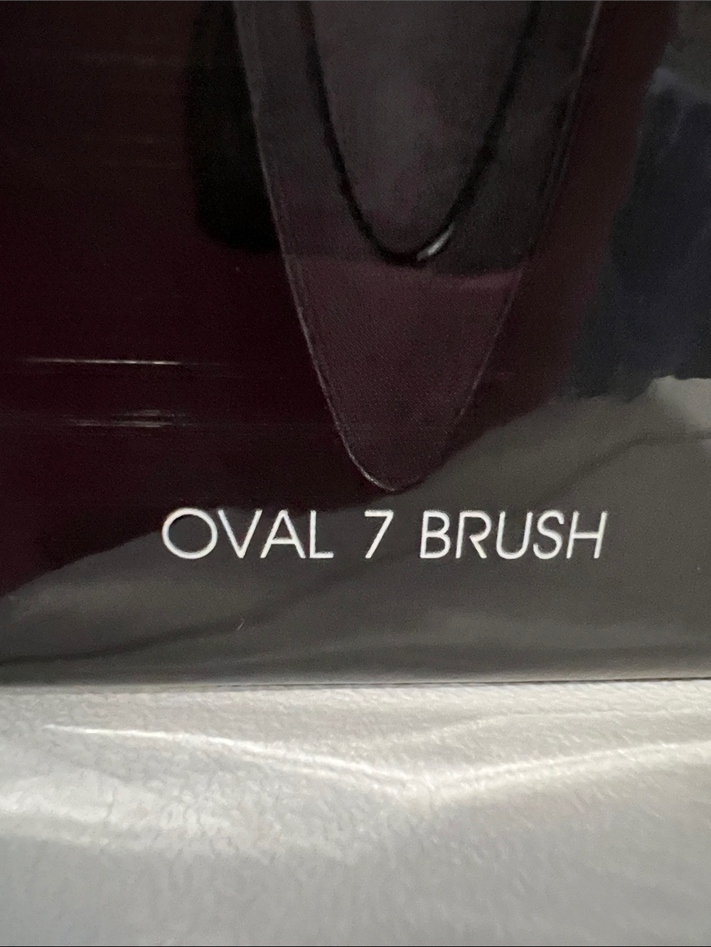 artis Oval 7 Brush in Black and Dark Plum